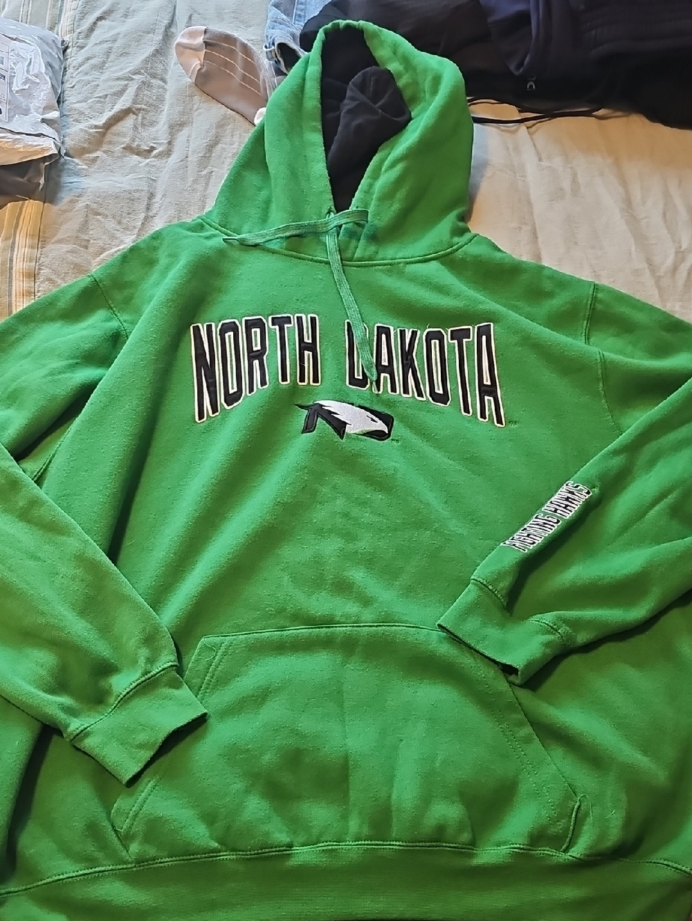 North Dakota Green Pullover Hooded Sweatshirt
